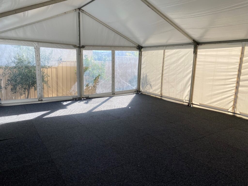 6m by 9m hard floor carpet floor raised one side 19-4-24 (4)